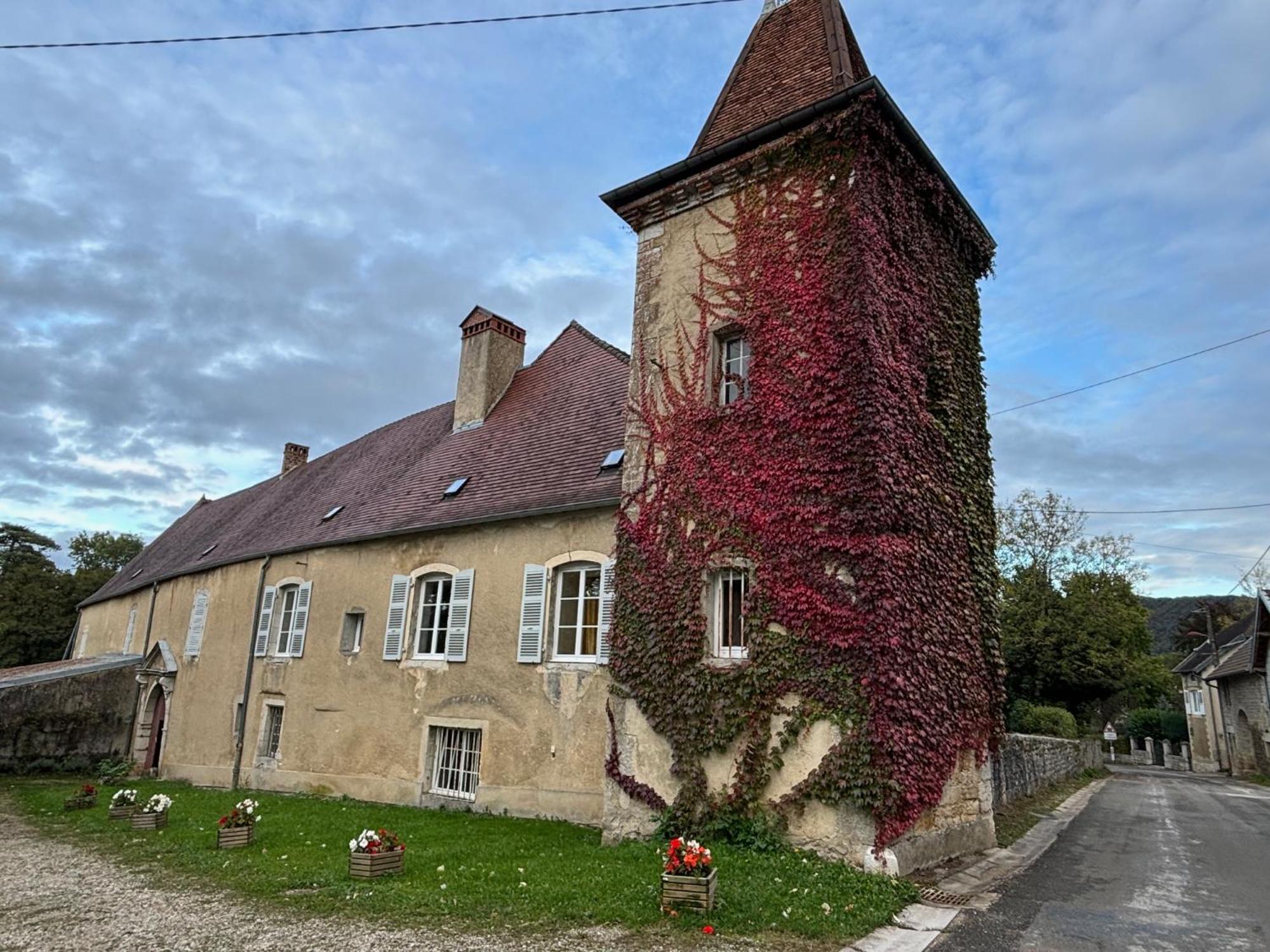 Апартаменты La Tourelle D'Aiglepierre Экстерьер фото